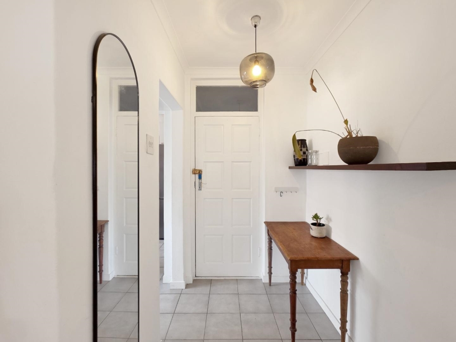 To Let 1 Bedroom Property for Rent in Sea Point Western Cape
